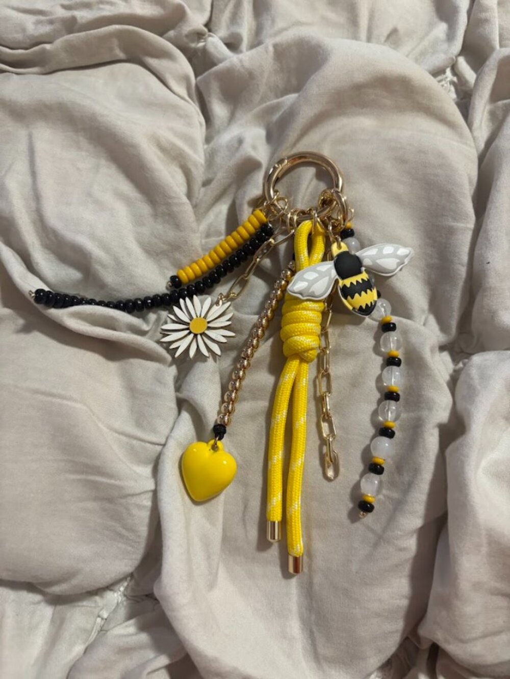 Free People Boho Queen Bee & Daisy Bag Charm 🐝🌼